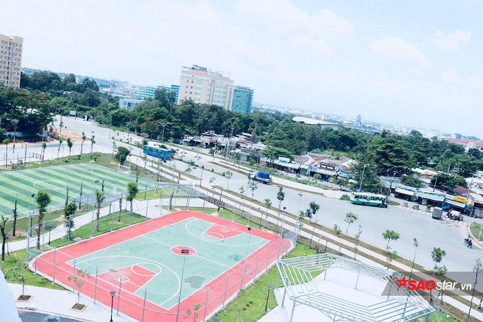 Sân vận động tại Nhà văn hóa Sinh viên 