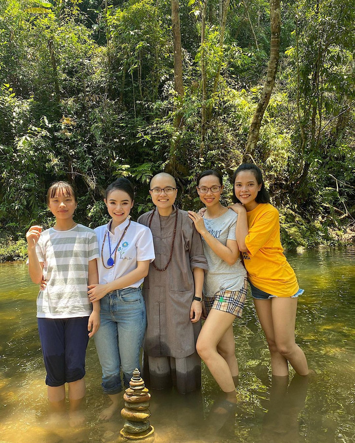 Em gái Angela Phương Trinh và ngày càng xinh đẹp rạng rỡ vượt qua cả chị gái Ảnh 9