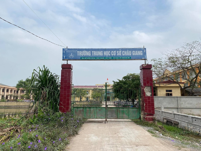 Trường THCS Châu Giang, thị xã Duy Tiên, Hà Nam. 