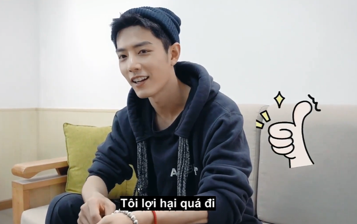 Tiêu Chiến khiến các fan bấn loạn khi chơi trò đoán tên phim: Hết cười thả thính lại còn tự luyến Ảnh 2