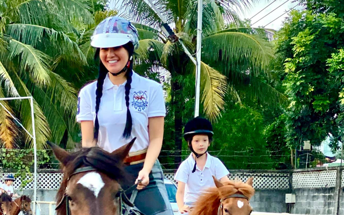 Diva Hồng Nhung tiết lộ bí quyết để các con không dán mắt vào điện thoại Ảnh 2