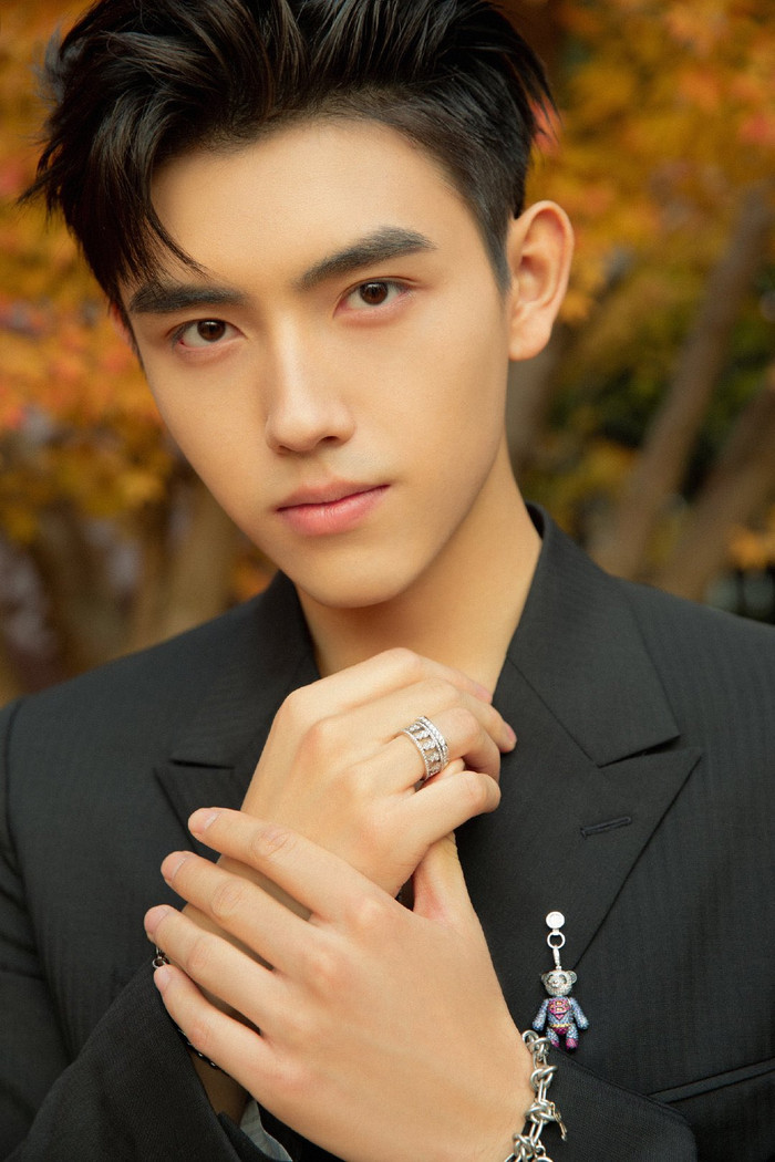 Cận cảnh nhan sắc Dương Mịch, Angela Baby, Dương Dương và loạt sao tại 'GQ Men Of The Year Awards 2020' Ảnh 58