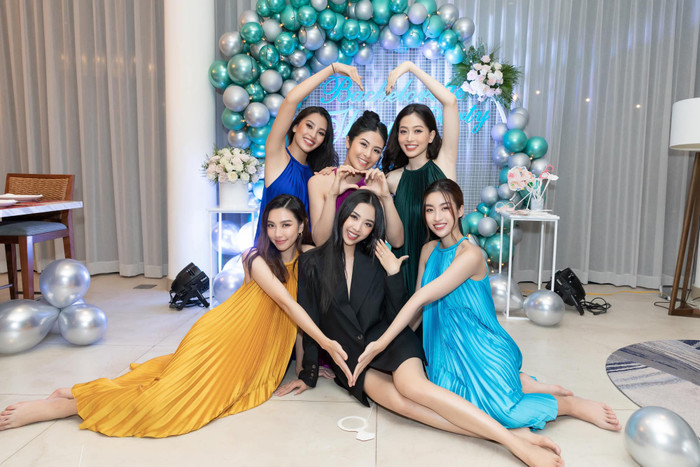 Á hậu Thúy An mở tiệc độc thân hoành tráng trước ngày cưới, Đỗ Mỹ Linh tức tối vì bị 'vượt mặt' Ảnh 4