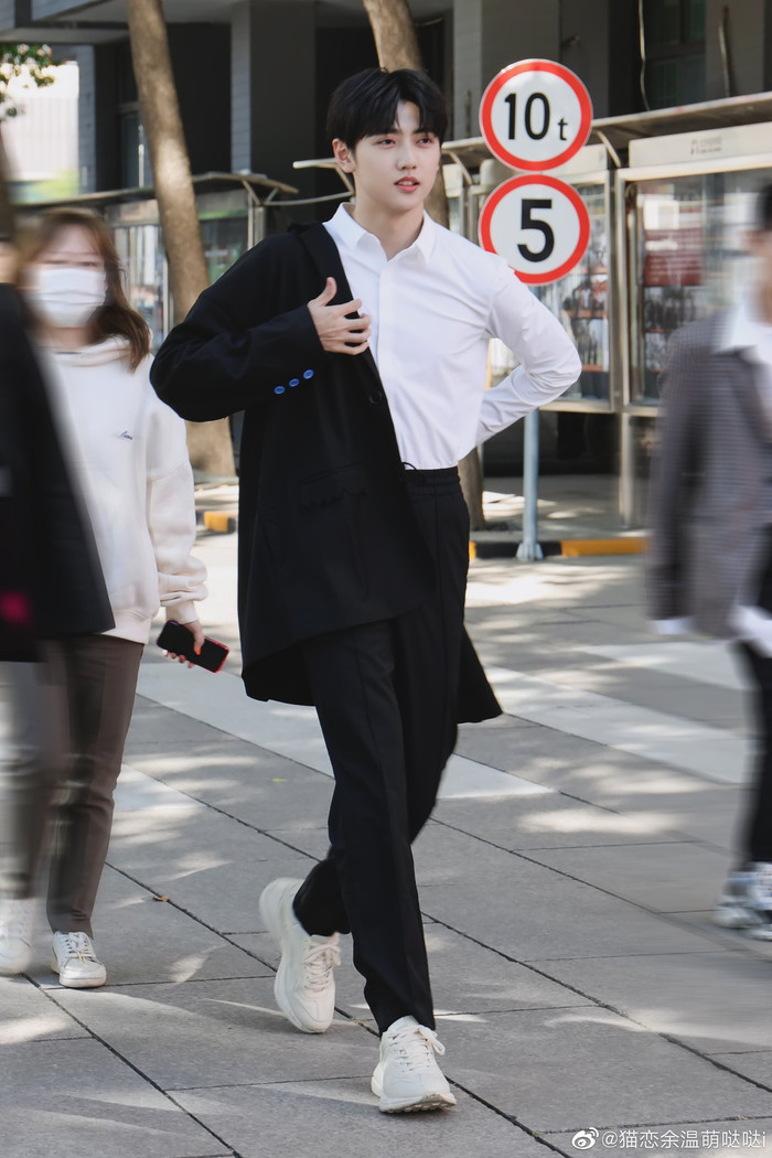 Thêm thành viên R1SE bắt cá hai tay Ảnh 13