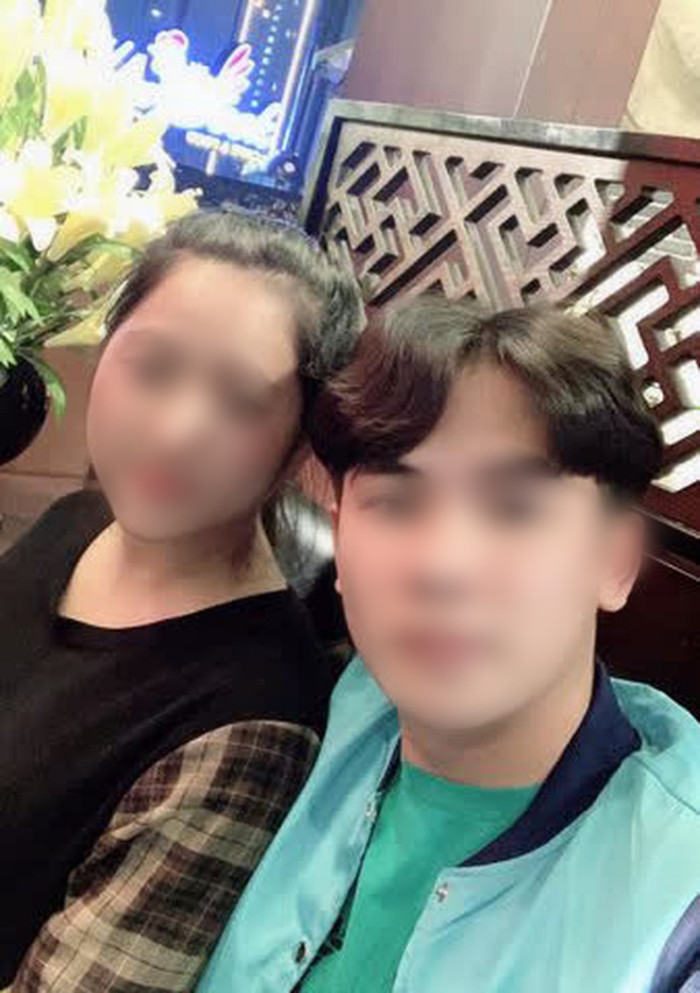 Hình ảnh chị Thảo chụp cùng chồng trước khi mất tích.