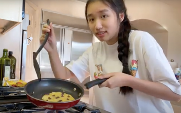 'Hội chị em đổ bể' gọi tên Jenny Huỳnh, dân mạng bật cười trước tác phẩm 'pancake bóng đêm' Ảnh 2