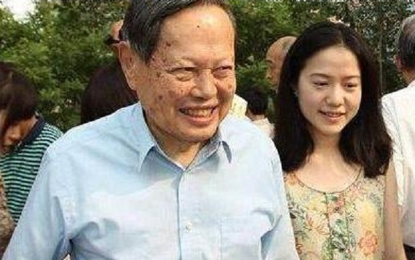 Cụ ông 82 lấy vợ kém 54 tuổi, cách xưng hô với nhạc phụ nhạc mẫu khiến ai cũng tò mò Ảnh 2