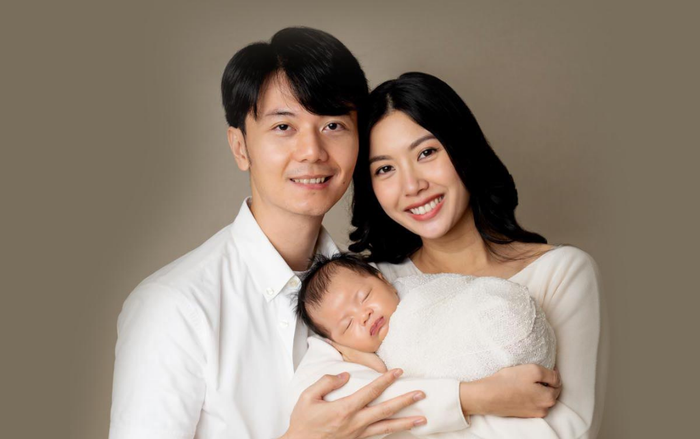 Á hậu Thúy Vân khoe ảnh hạnh phúc viên mãn bên ông xã Nhật Vũ và quý tử Nhật Tôn Ảnh 2