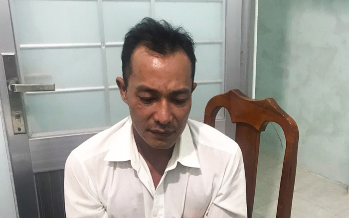 Chồng cố tình gài sẵn điện ở cánh cửa rồi nằm võng chờ xem vợ bị giật Ảnh 2