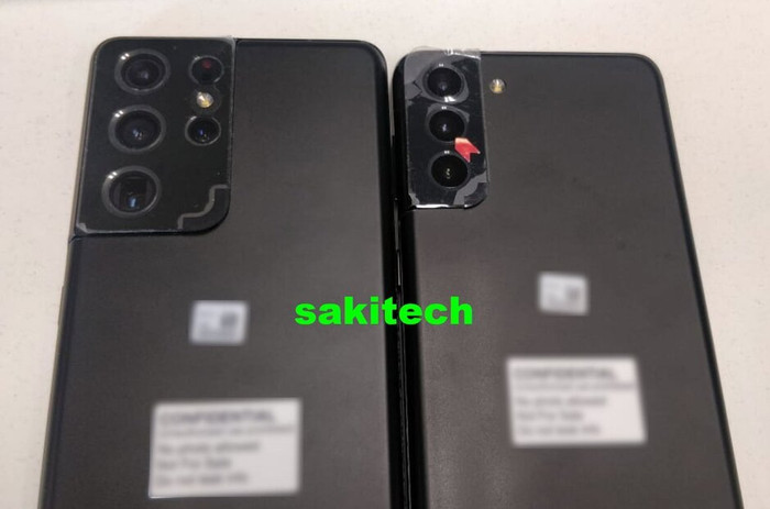 Samsung Galaxy S21 Ultra (trái) và Galaxy S21 (phải). Ảnh: Sakitech