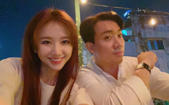 Hari Won tiết lộ thói quen khi ngủ khiến cô bị Trấn Thành 'đuổi' ra ngoài ở Ảnh 2