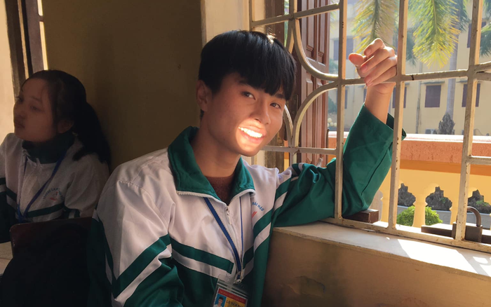 Nụ cười chuẩn 'tỏa nắng' của nam sinh khiến dân mạng cười ngất Ảnh 2
