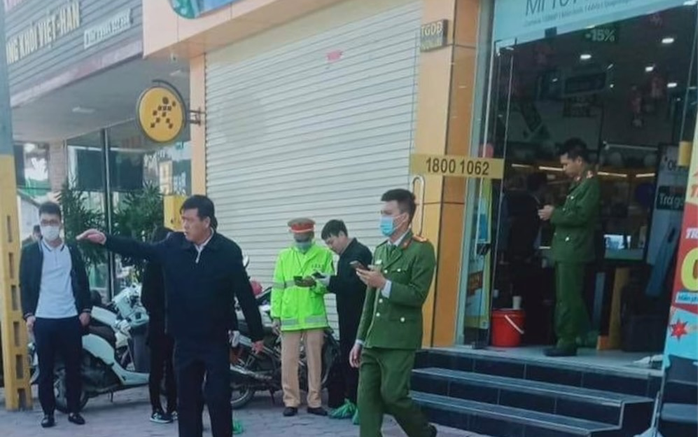 Đã bắt được nghi phạm đâm bảo vệ cửa hàng Thế giới di động trọng thương, lấy nhiều điện thoại Ảnh 2