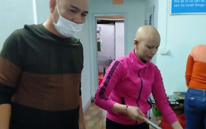 Câu chuyện người phụ nữ 'đặc biệt' phụ quán cơm 2.000 đồng tại Nghệ An khiến nhiều người rơi nước mắt Ảnh 2