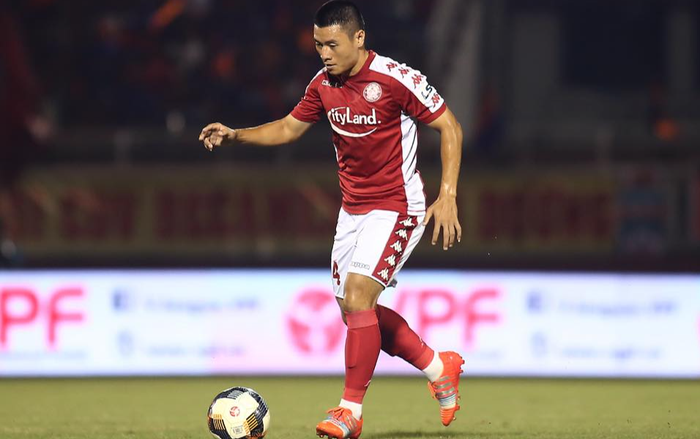 Đội trưởng CLB TPHCM mất tiền tỷ vì đá phủi Ảnh 2