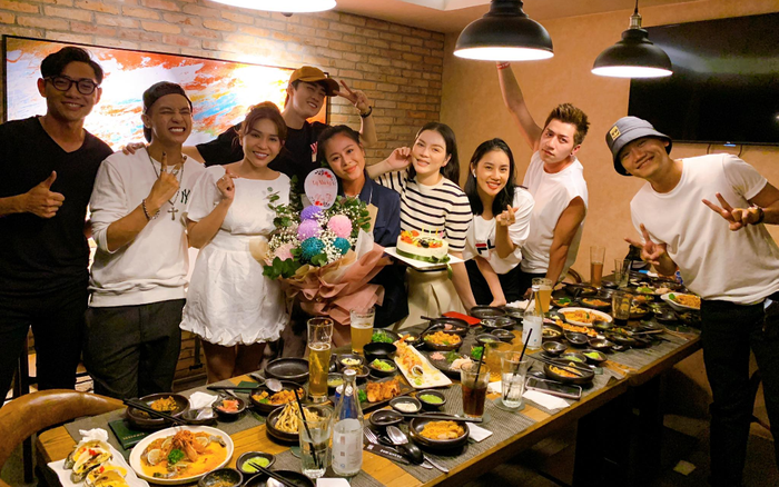 Nam Thư xúc động khi được Lý Nhã Kỳ, Khả Như cùng dàn sao Việt bí mật tổ chức sinh nhật Ảnh 2