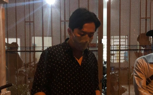 Trấn Thành bật khóc nghẹn ngào, nói lời cuối tiễn biệt trước thi thể cố nghệ sĩ Chí Tài Ảnh 2