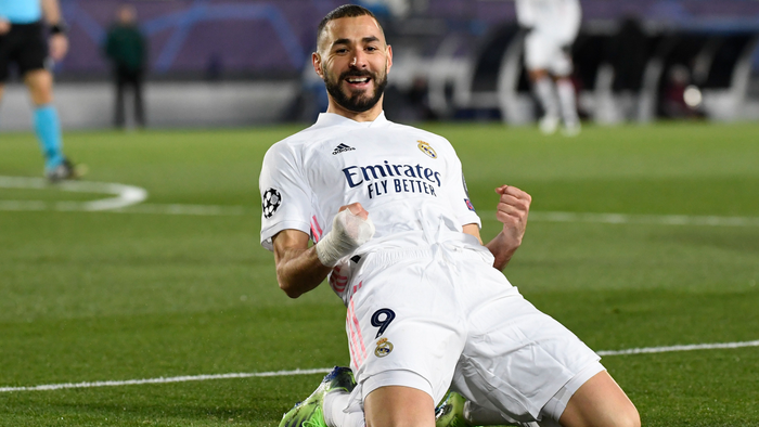 Benzema chói sáng với một cú đúp đưa Real Madrid vào vòng knock-out Champions League.