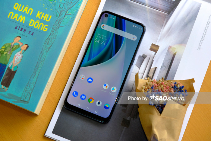 OnePlus Nord N10 5G được trang bị màn hình IPS LCD kích thước 6,49 inch độ phân giải Fulld HD . Máy có viền màn hình siêu mỏng. Dù vậy, phần cằm dưới của chiếc OnePlus Nord N10 5G lại khá dày.