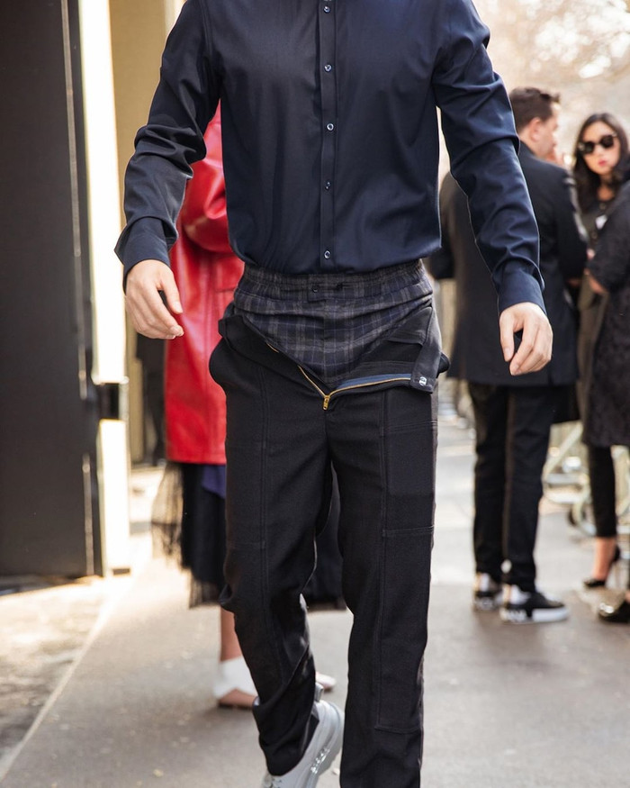 Đã từng có thời điểm, ông bầu mê mệt các kiểu quần tụt, nửa trong nửa ngoài, hớ hênh...&nbsp;