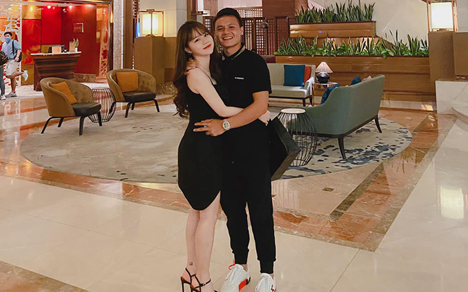 Quang Hải 'than trời' vì Instagram tự follow lung tung, Huỳnh Anh liền ẩn ý đáp trả? Ảnh 2