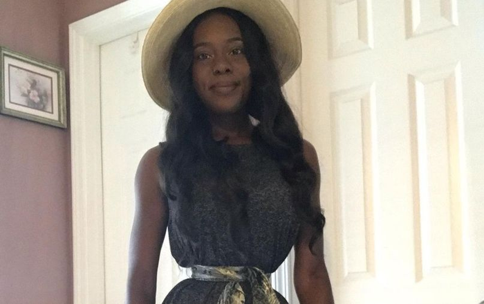 Cận cảnh vòng eo siêu nhỏ chỉ 40 cm của cô gái mặc gen nịt bụng suốt 2 năm Ảnh 2