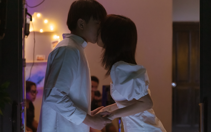 Han Sara khóa môi Tùng Maru ở tập cuối 'Đừng làm bạn nữa': Trên tình bạn cuối cùng cũng đến tình yêu Ảnh 2