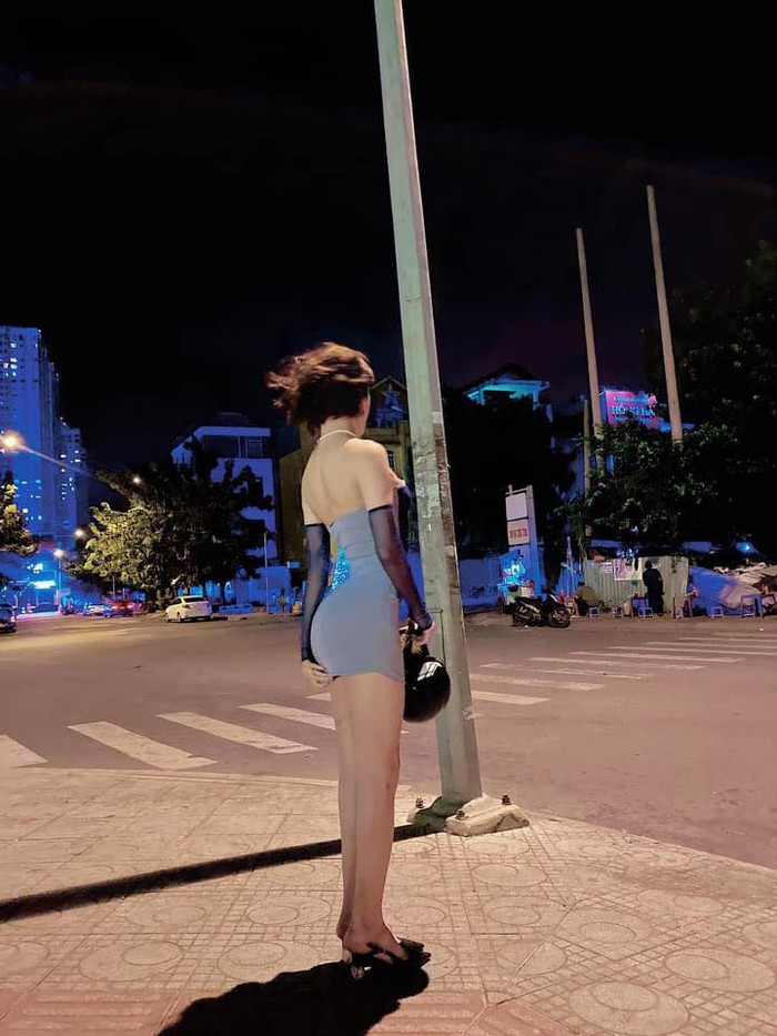 'Hiện tượng mạng' Trần Đức Bo mặc váy, tạo dáng hớ hênh giữa đường khiến dân mạng phẫn nộ Ảnh 5