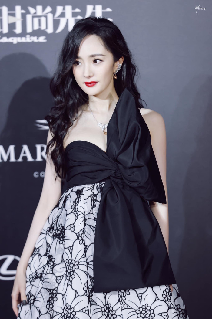 Dương Mịch không được stylist coi trọng, bị đàn em kém 9 tuổi áp đảo về đẳng cấp bộ váy Ảnh 8