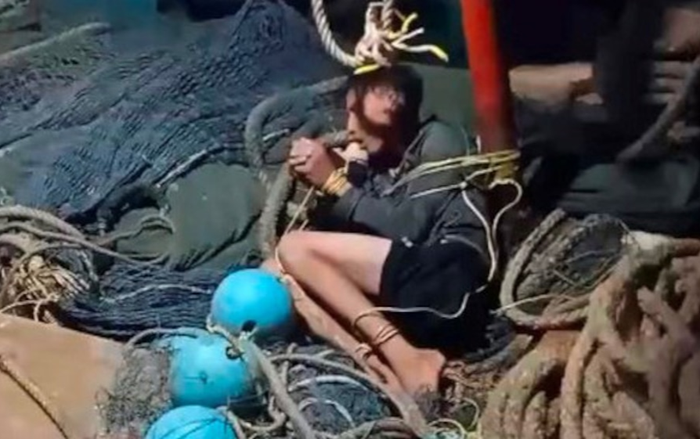 Công an Cà Mau lên tiếng vụ thuyền trưởng đánh, dùng mã tấu chém 4 ngư phủ rồi xô xuống biển Ảnh 2