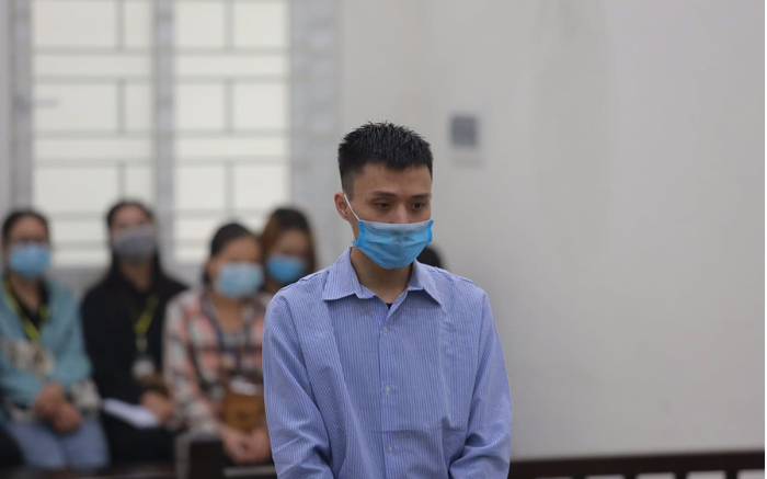 Người chồng sát hại vợ và con trai vì nghi vợ ngoại tình cúi đầu xin lỗi gia đình: 'Bị cáo rất ân hận' Ảnh 2