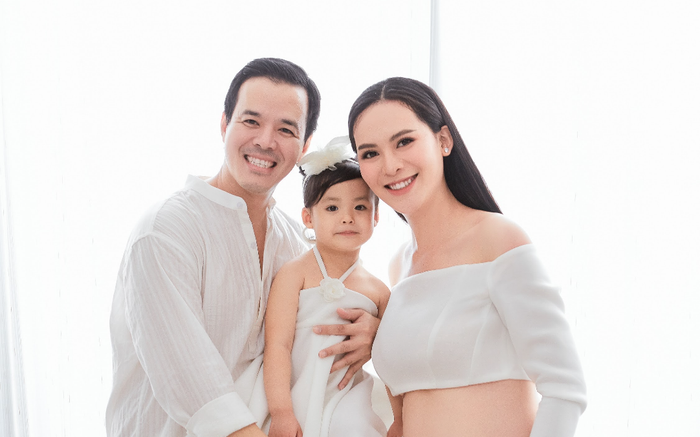 Người đẹp được yêu thích nhất MU 2015 mừng sinh nhật con gái 3 tuổi và quý tử chào đời Ảnh 2