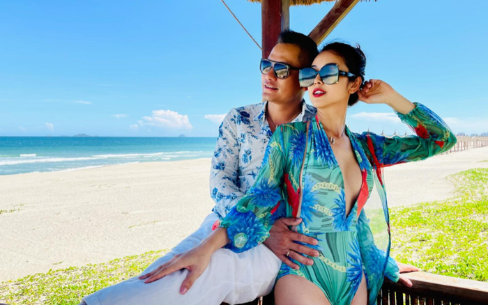 Hoa hậu Jennifer Phạm mặc áo tắm khoe ba vòng đẫy đà bên chồng đại gia Ảnh 2