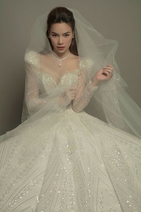 Hà Hồ hạnh phúc khoe ảnh cưới bên Kim Lý: 'Gặp người muốn lấy thì chẳng muốn buông tay' Ảnh 5