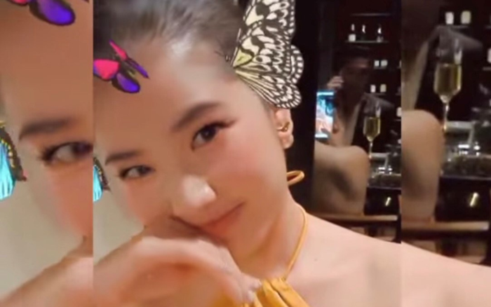 Fon Sananthachat chụp ảnh cho bữa tối nhưng cư dân mạng lại tập trung vào người trong gương? Ảnh 2