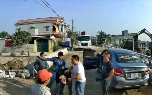 Chủ tịch tỉnh Thái Bình yêu cầu điều tra xử lý vụ nhóm côn đồ hành hung chủ xe khách giữa ban ngày Ảnh 2