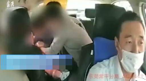Anh Ngải vượt đèn đỏ đưa bệnh nhân đi cấp cứu.