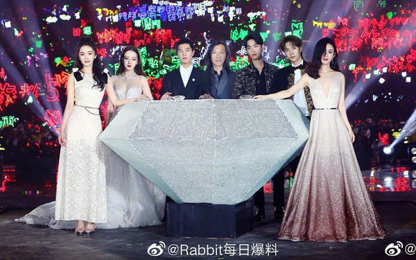 Anti-fan ra tay khi hay tin Tiêu Chiến tham gia 'Tinh quang đại thưởng' Ảnh 6