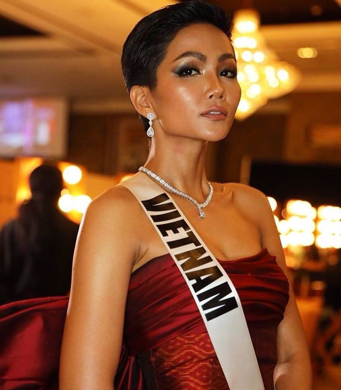 H'Hen Niê lên tiếng khi bị fan bắt bẻ: Muốn thay 'cô bé đô con' Venezuela làm Á hậu 2 Miss Universe? Ảnh 2