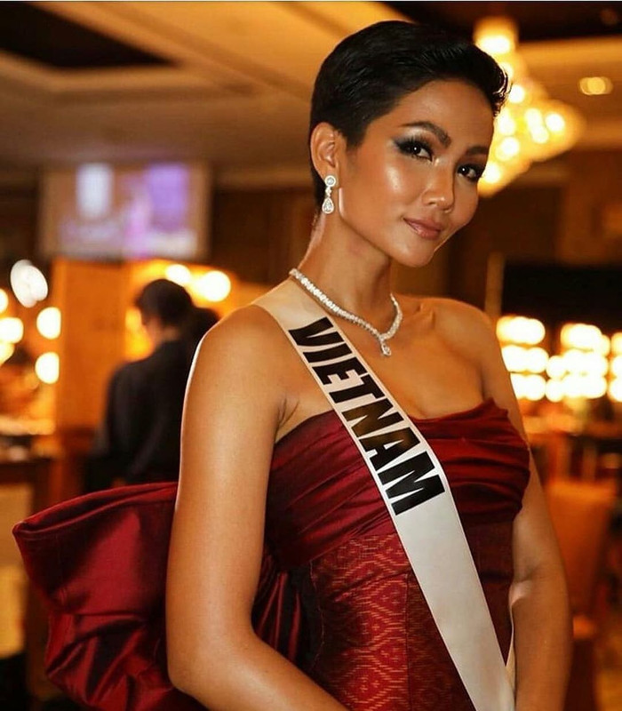 H'Hen Niê lên tiếng khi bị fan bắt bẻ: Muốn thay 'cô bé đô con' Venezuela làm Á hậu 2 Miss Universe? Ảnh 1