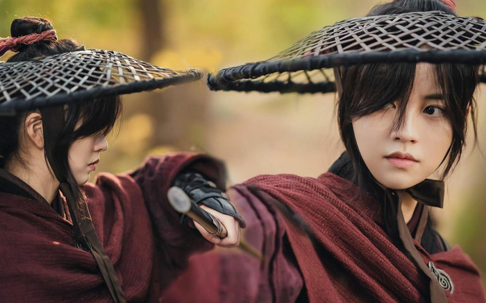 Kim So Hyun thần thái 'đỉnh của chóp' lấn át cả nam chính Ji Soo trong phim mới Ảnh 2