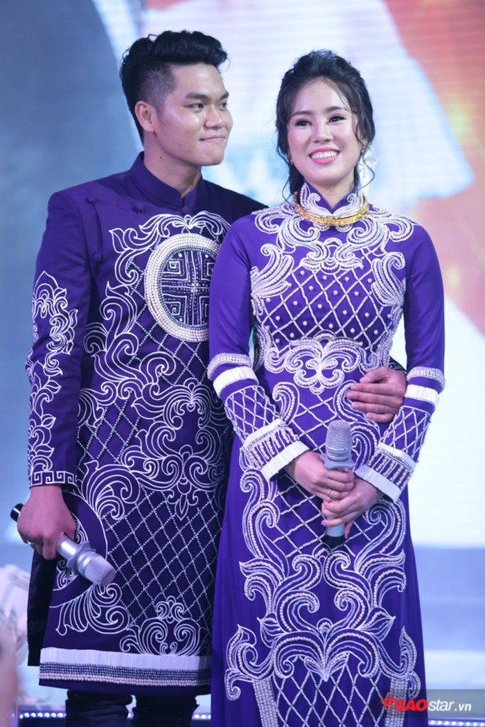 Hình ảnh đậm chất truyền thống này ngay lập tức khiến cư dân mạng thích thú. 