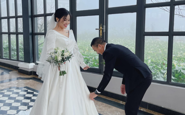 Đang hạnh phúc bên chồng, MC Hoàng Linh bất ngờ đăng ảnh mặc váy cưới khiến dân tình hoang mang Ảnh 2