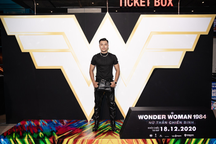 H'Hen Niê cosplay lộng lẫy soán ngôi 'chị đại' Gal Gadot, oanh tạc thảm đỏ ra mắt 'Wonder Woman 1984' Ảnh 21