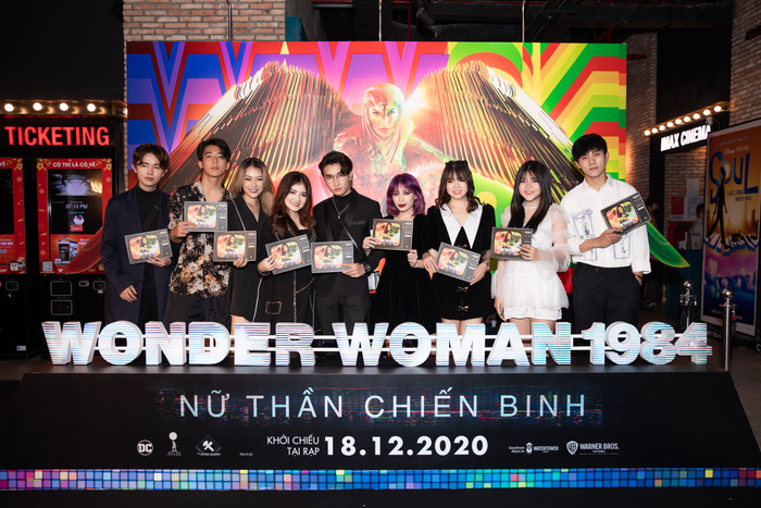 H'Hen Niê cosplay lộng lẫy soán ngôi 'chị đại' Gal Gadot, oanh tạc thảm đỏ ra mắt 'Wonder Woman 1984' Ảnh 27