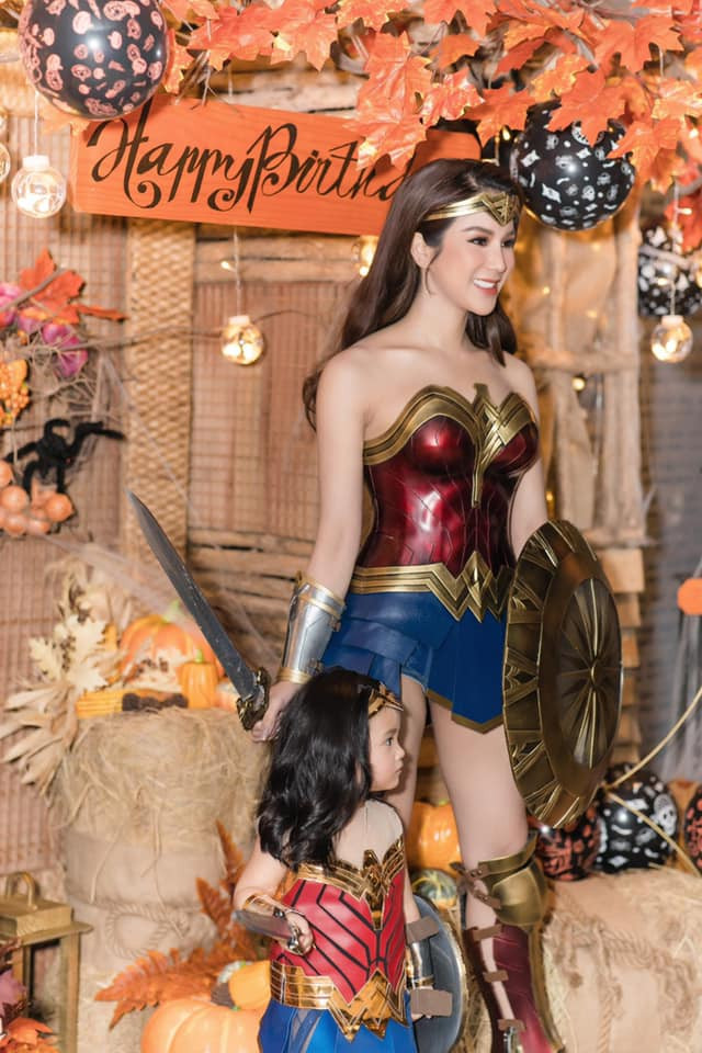 Dàn mỹ nhân Việt cosplay Wonder Woman: H'Hen Niê - Minh Tú 'chất lừ' - Diệp Lâm Anh bị chê 'giả trân' Ảnh 11