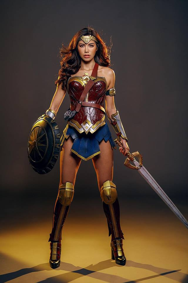 Dàn mỹ nhân Việt cosplay Wonder Woman: H'Hen Niê - Minh Tú 'chất lừ' - Diệp Lâm Anh bị chê 'giả trân' Ảnh 15