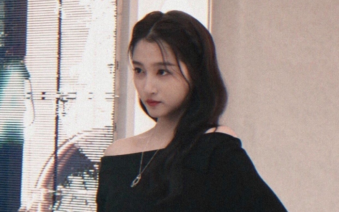 Nghi vấn Quan Hiểu Đồng thuê luôn tay săn ảnh vì loạt ảnh xinh đẹp Ảnh 2