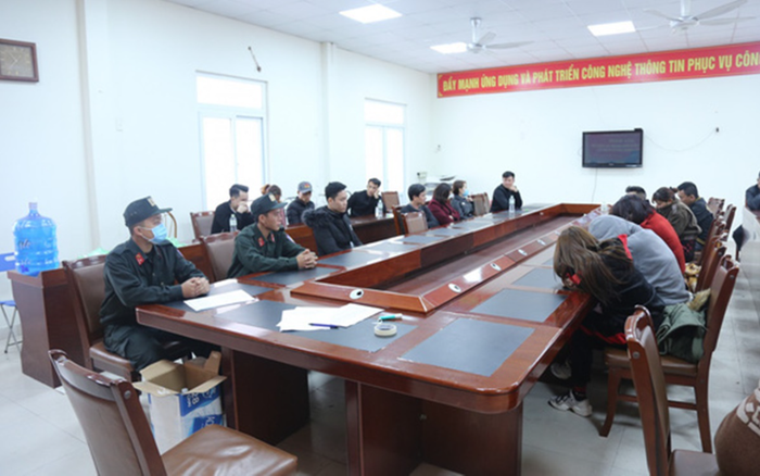 Đột kích vũ trường ở Hạ Long, phát hiện 78 'dân chơi' nghi dùng ma túy Ảnh 2