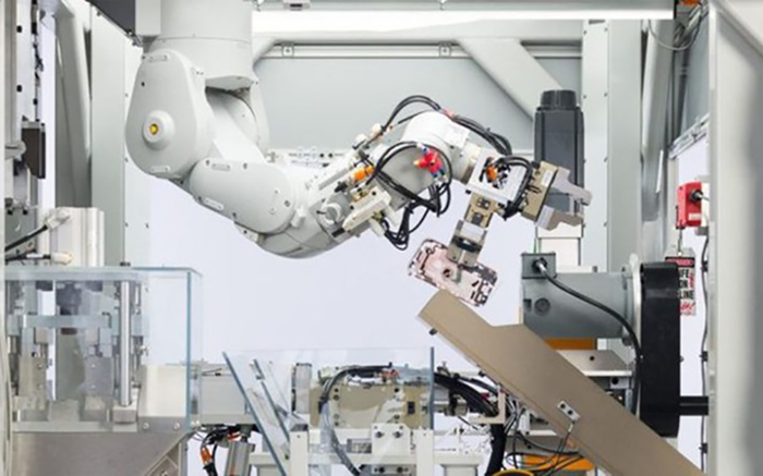 Cận cảnh robot phá huỷ iPhone mới nhất của Apple Ảnh 2